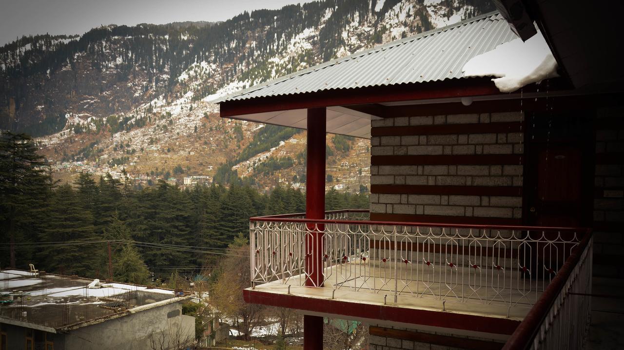Hotel Rajhans Manali Exteriör bild